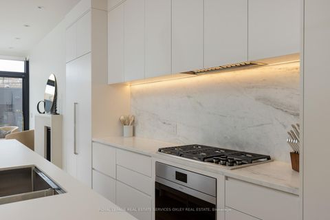 Photo 4 at 305 Manning Avenue, Bellwoods, Toronto
