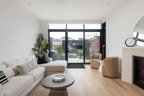 Photo 6 at 305 Manning Avenue, Bellwoods, Toronto
