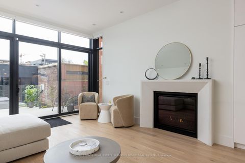 Photo 8 at 305 Manning Avenue, Bellwoods, Toronto