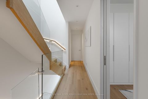 Photo 12 at 305 Manning Avenue, Bellwoods, Toronto