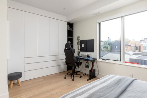 Photo 14 at 305 Manning Avenue, Bellwoods, Toronto