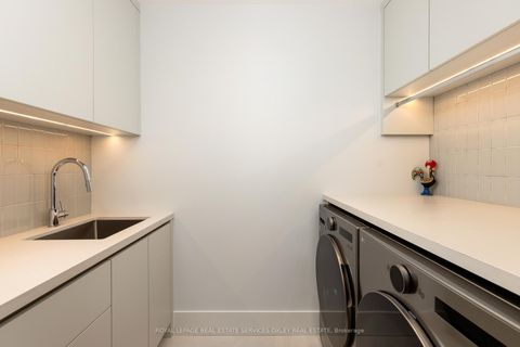 Photo 21 at 305 Manning Avenue, Bellwoods, Toronto