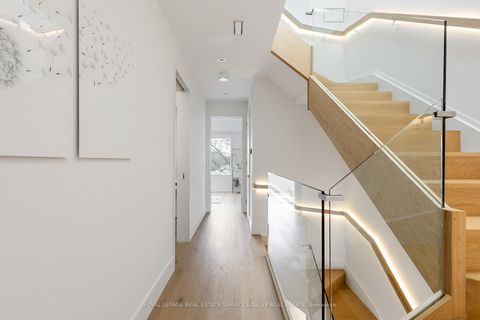 Photo 22 at 305 Manning Avenue, Bellwoods, Toronto