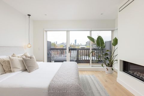 Photo 23 at 305 Manning Avenue, Bellwoods, Toronto