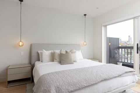 Photo 24 at 305 Manning Avenue, Bellwoods, Toronto