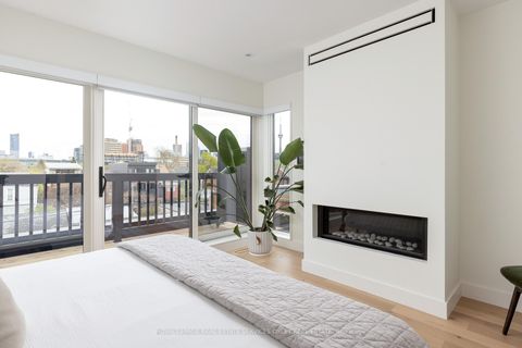 Photo 25 at 305 Manning Avenue, Bellwoods, Toronto