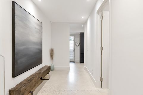 Photo 34 at 305 Manning Avenue, Bellwoods, Toronto
