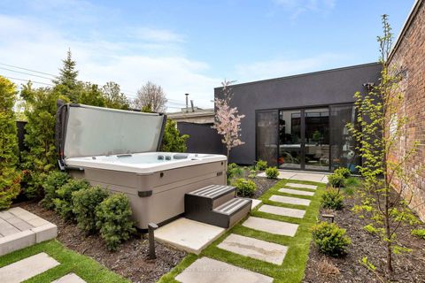 Photo 41 at 305 Manning Avenue, Bellwoods, Toronto