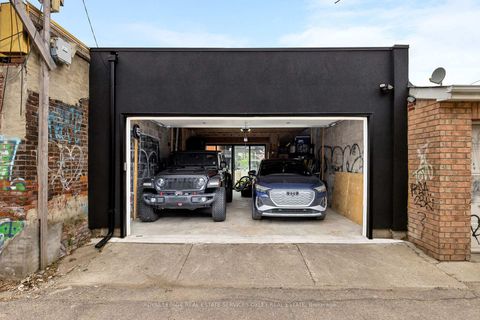 Photo 44 at 305 Manning Avenue, Bellwoods, Toronto