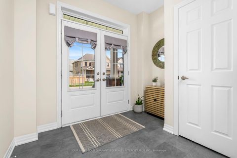 Photo 3 at 17 Stennett Drive, Keswick North, Georgina