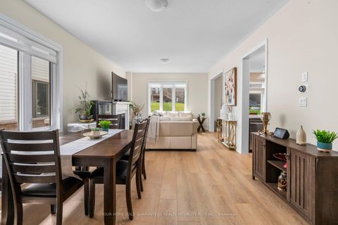 Photo 6 at 17 Stennett Drive, Keswick North, Georgina