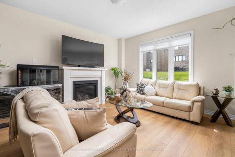Photo 9 at 17 Stennett Drive, Keswick North, Georgina