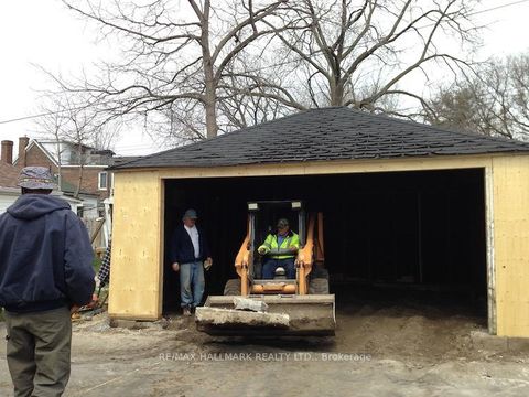 Photo 8 at 107R Woodfield Road, Coxwell, Toronto