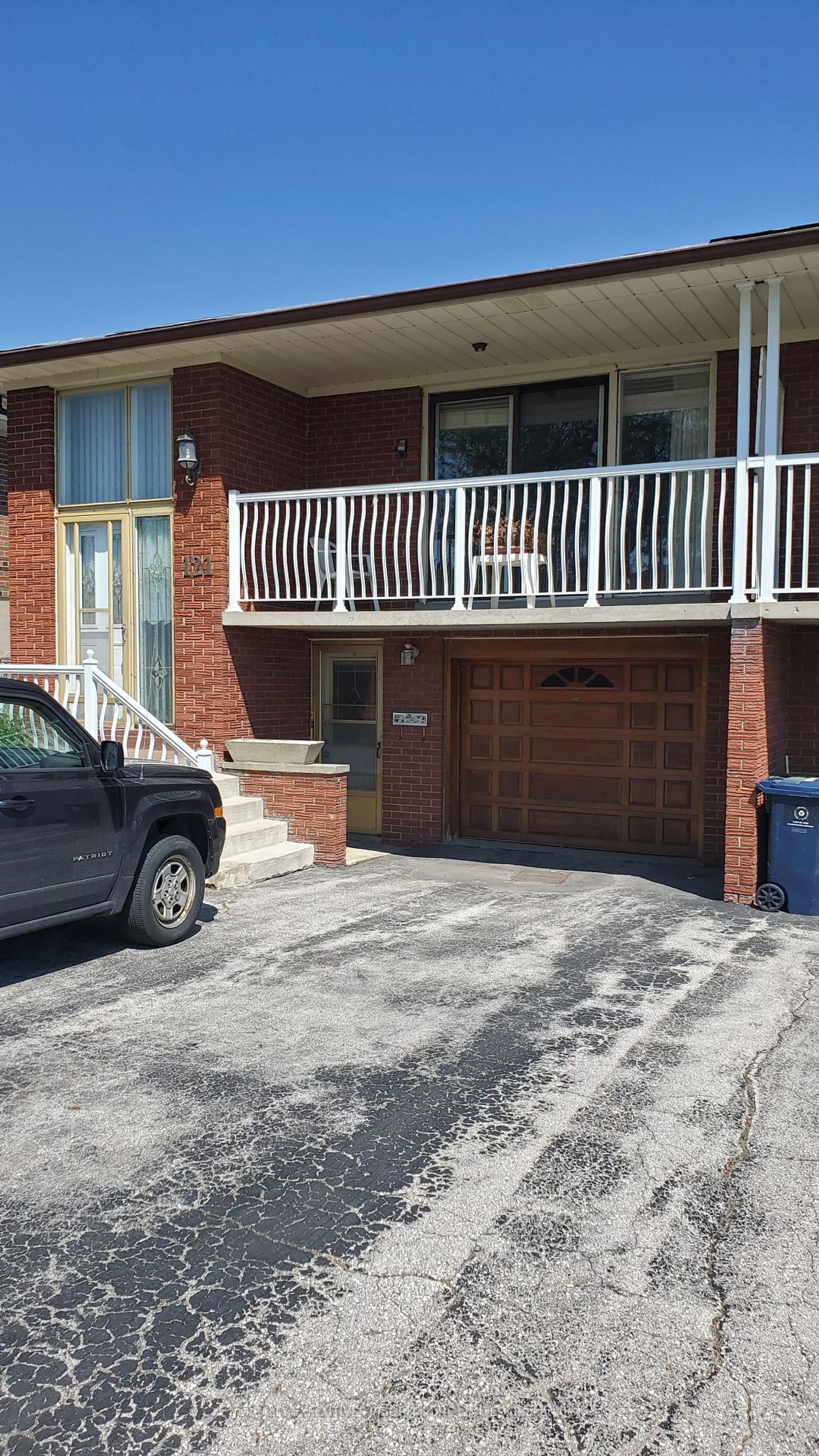 121 Cabana Drive, Humber Summit, Toronto 