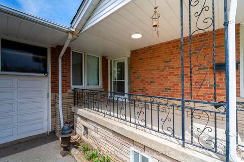 Photo 6 at 22 Barksdale Avenue, Bathurst Manor, Toronto
