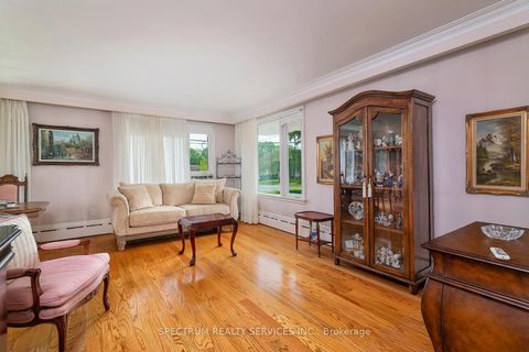 Photo 9 at 22 Barksdale Avenue, Bathurst Manor, Toronto