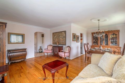 Photo 12 at 22 Barksdale Avenue, Bathurst Manor, Toronto