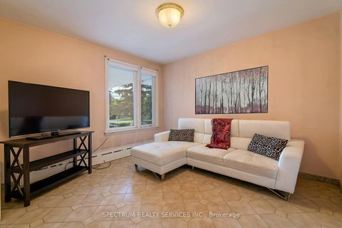 Photo 22 at 22 Barksdale Avenue, Bathurst Manor, Toronto