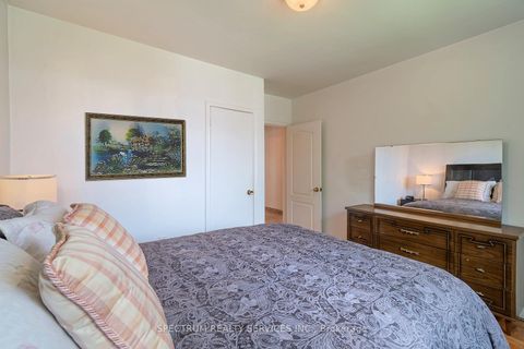 Photo 25 at 22 Barksdale Avenue, Bathurst Manor, Toronto