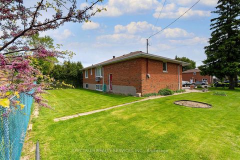 Photo 41 at 22 Barksdale Avenue, Bathurst Manor, Toronto