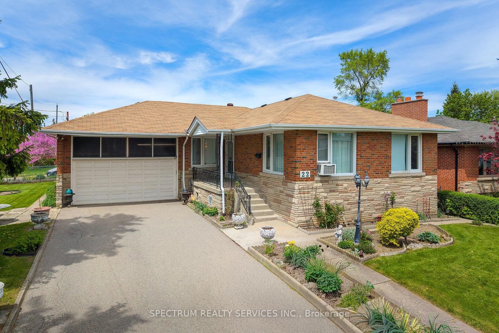22 Barksdale Avenue, Bathurst Manor, Toronto 