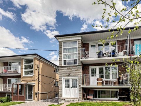 Photo 2 at 73 Garthdale Court, Bathurst Manor, Toronto