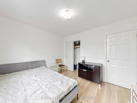 Photo 12 at 73 Garthdale Court, Bathurst Manor, Toronto