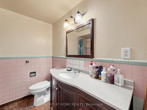 Photo 13 at 73 Garthdale Court, Bathurst Manor, Toronto