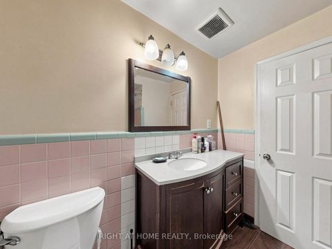 Photo 14 at 73 Garthdale Court, Bathurst Manor, Toronto