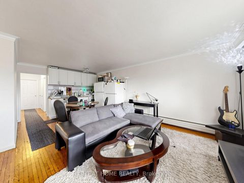 Photo 17 at 73 Garthdale Court, Bathurst Manor, Toronto