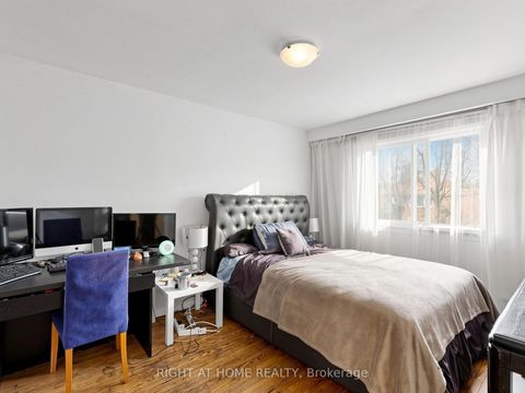 Photo 20 at 73 Garthdale Court, Bathurst Manor, Toronto
