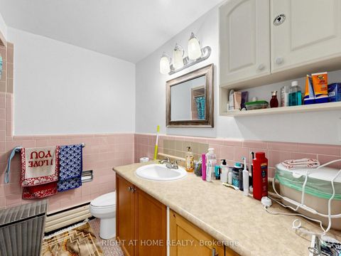 Photo 29 at 73 Garthdale Court, Bathurst Manor, Toronto