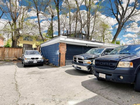 Photo 34 at 73 Garthdale Court, Bathurst Manor, Toronto