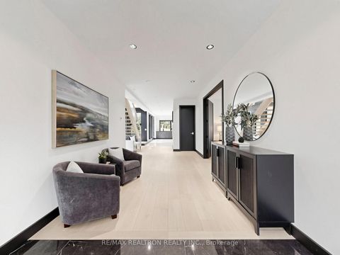 Photo 5 at 8 Breezewood Drive, Queensway, Toronto