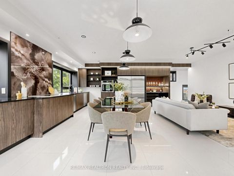 Photo 6 at 8 Breezewood Drive, Queensway, Toronto