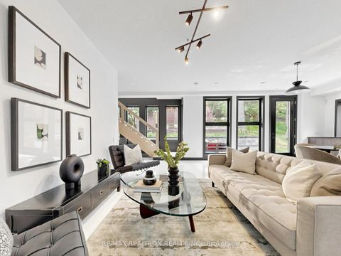 Photo 9 at 8 Breezewood Drive, Queensway, Toronto
