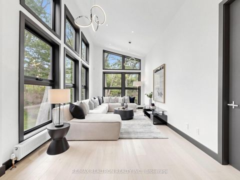 Photo 20 at 8 Breezewood Drive, Queensway, Toronto