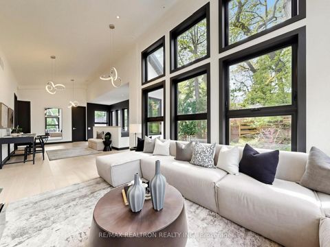 Photo 21 at 8 Breezewood Drive, Queensway, Toronto