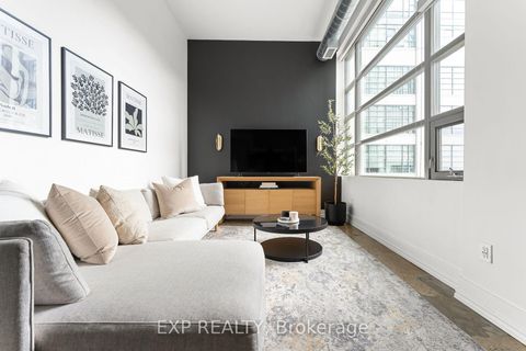 Photo 5 at 301 - 637 Lake Shore Boulevard W, Niagara, Toronto
