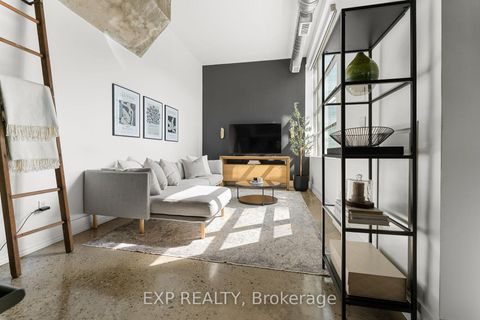 Photo 6 at 301 - 637 Lake Shore Boulevard W, Niagara, Toronto