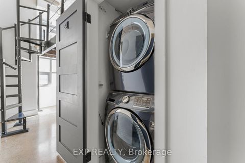 Photo 31 at 301 - 637 Lake Shore Boulevard W, Niagara, Toronto