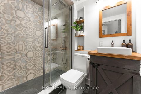 Photo 33 at 301 - 637 Lake Shore Boulevard W, Niagara, Toronto