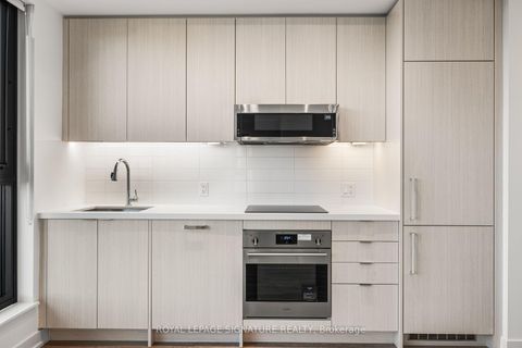 Photo 16 at 609 - 250 Lawrence Avenue W, Lawrence Park North, Toronto