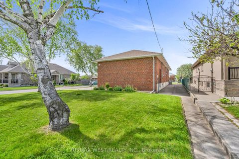 Photo 4 at 90 Tavistock Road, CFB, Toronto