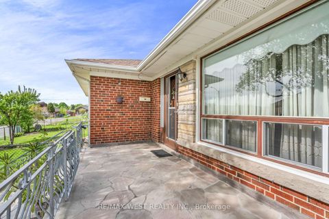 Photo 6 at 90 Tavistock Road, CFB, Toronto