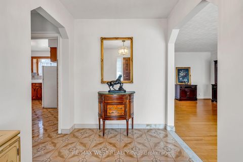 Photo 9 at 90 Tavistock Road, CFB, Toronto