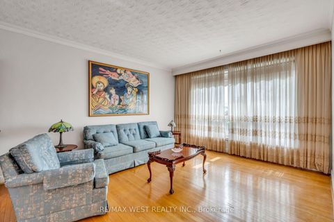 Photo 11 at 90 Tavistock Road, CFB, Toronto