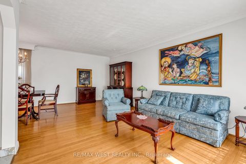 Photo 13 at 90 Tavistock Road, CFB, Toronto