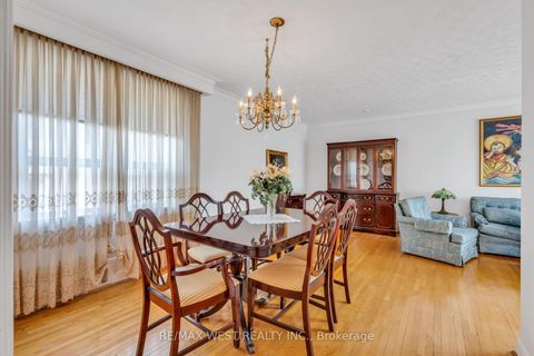 Photo 15 at 90 Tavistock Road, CFB, Toronto