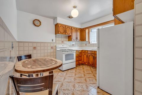 Photo 16 at 90 Tavistock Road, CFB, Toronto